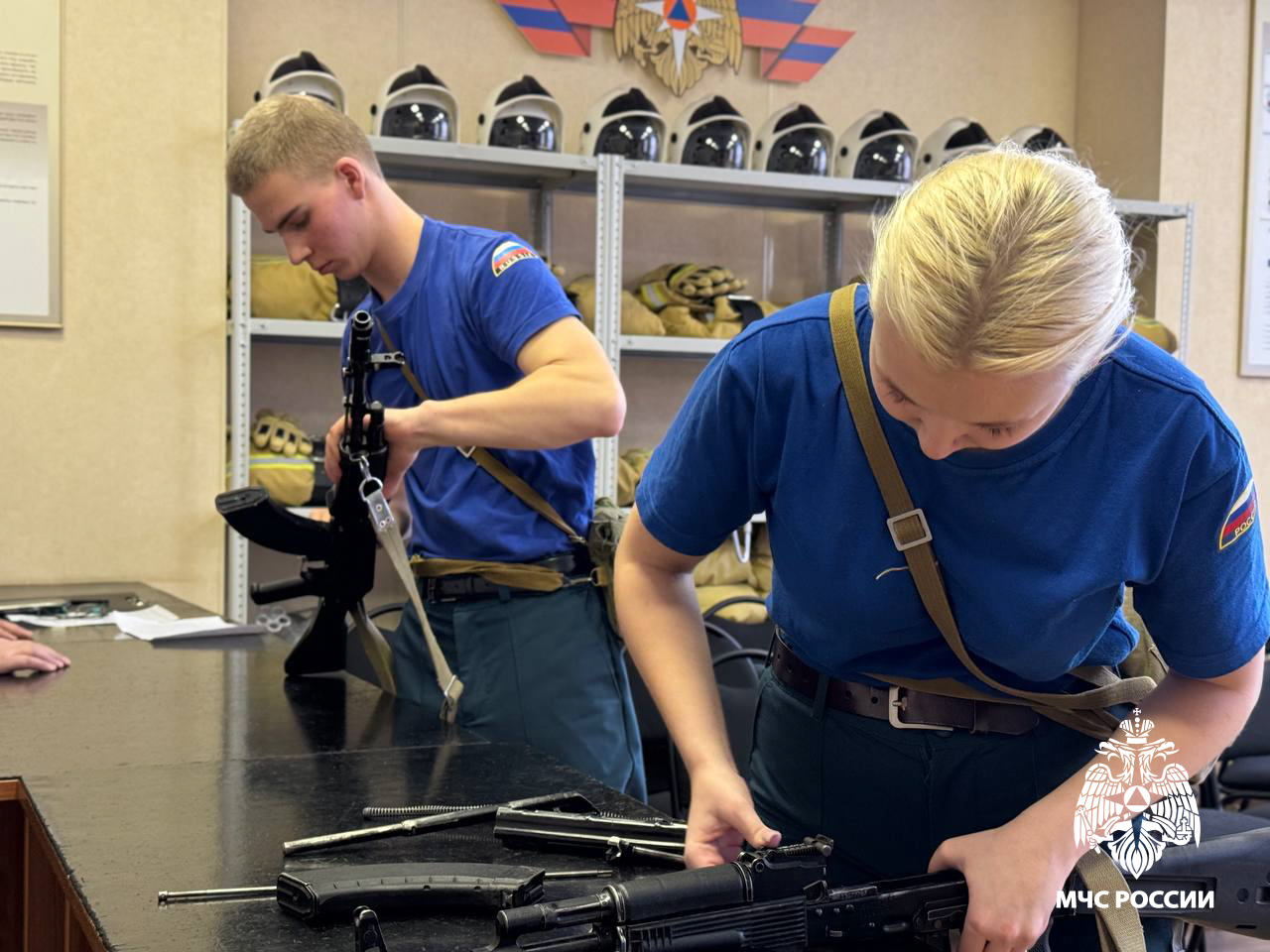 Достойно себя показать