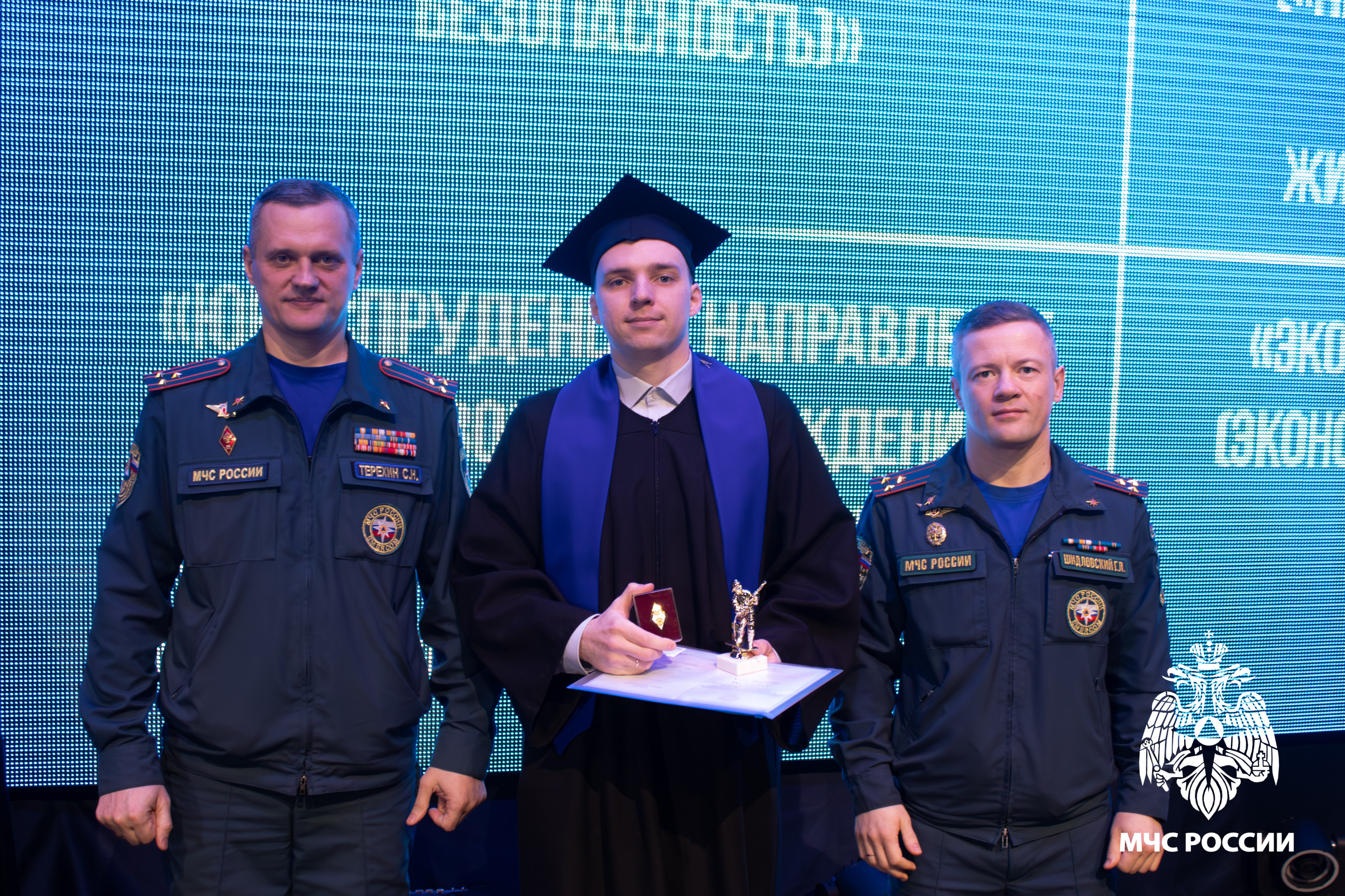 Дипломы выпускникам магистратуры