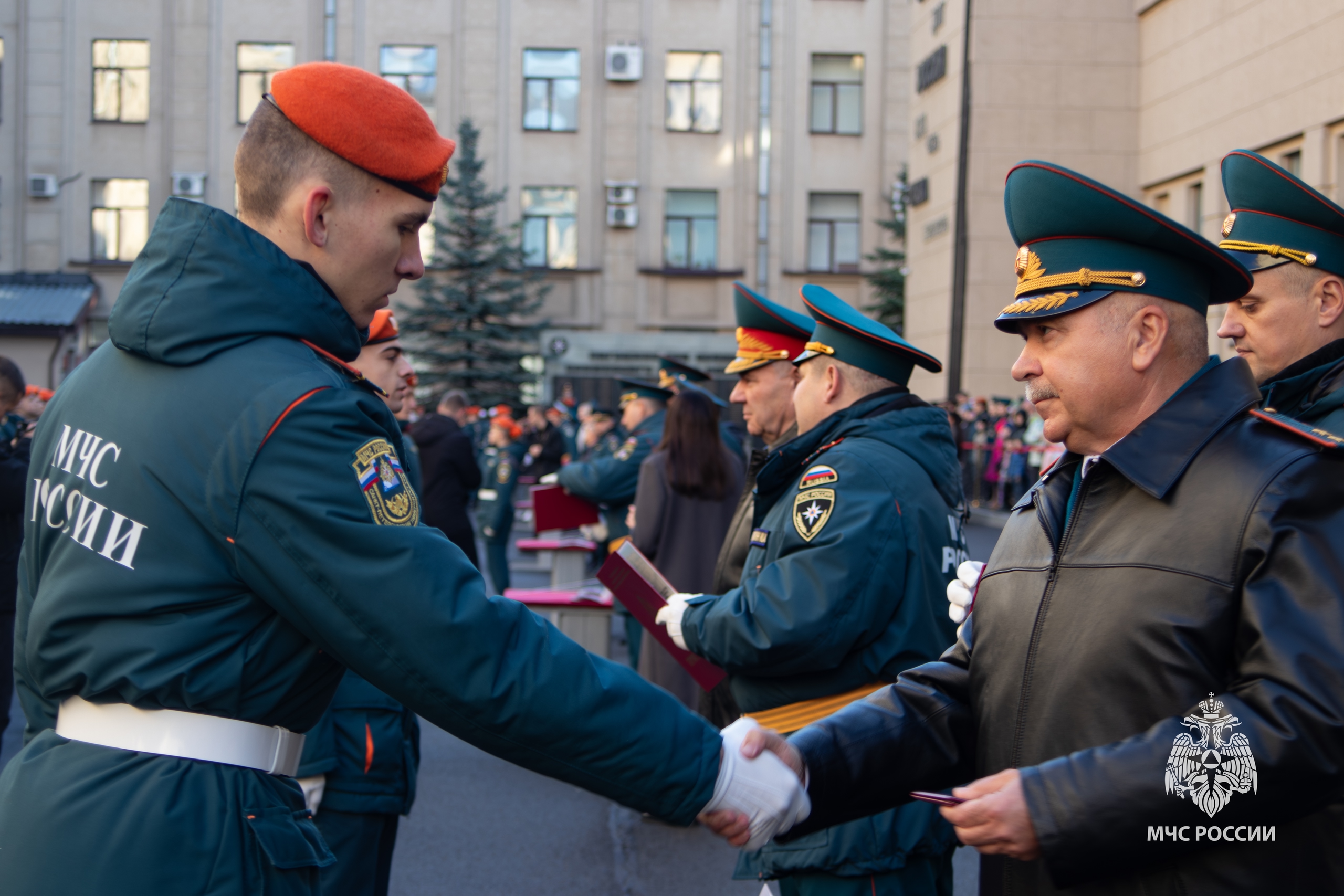 Служить России!